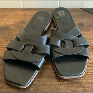 Rare Beautiful Black Leather Bruno Magli Alessia US7 EU37.5 Women’s Sip On Flats